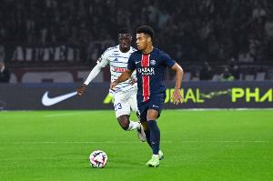 19岁310天，杜埃成第二年轻在欧冠1/4决赛进球的法国球员